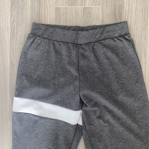 NEVER WORN FashionNova sweatpants - Picture 2 of 8